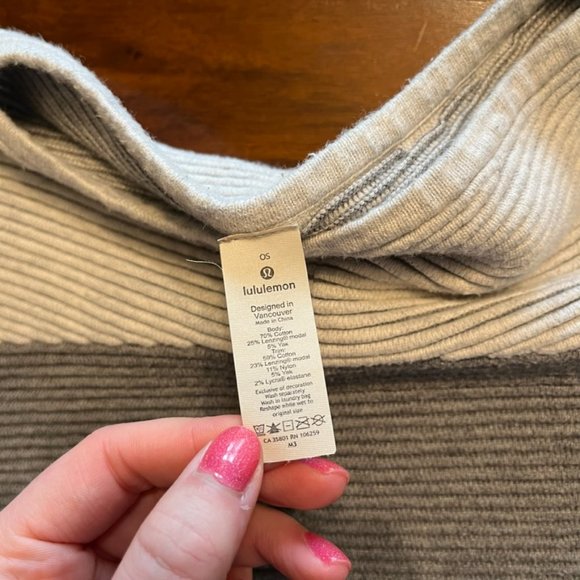 Lululemon It All Lines Up Poncho - Picture 5 of 7